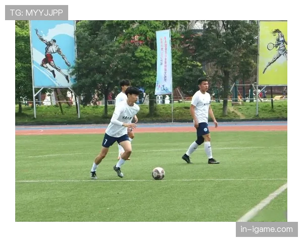 足球新星闪耀绿茵场，未来之星迎突破与挑战引关注