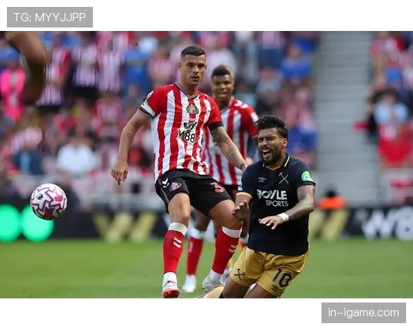 英超赛季火热开局，豪门激战引爆球迷热议