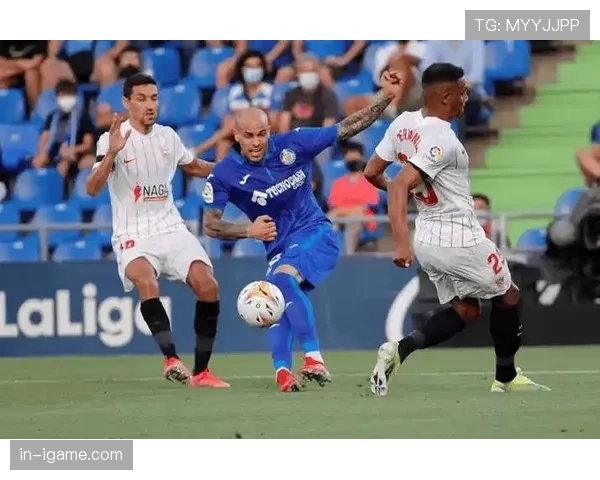 西甲保级关键战打响,下游球队为排名奋力一搏 西甲保级关键战打响,下游球队为排名奋力一搏