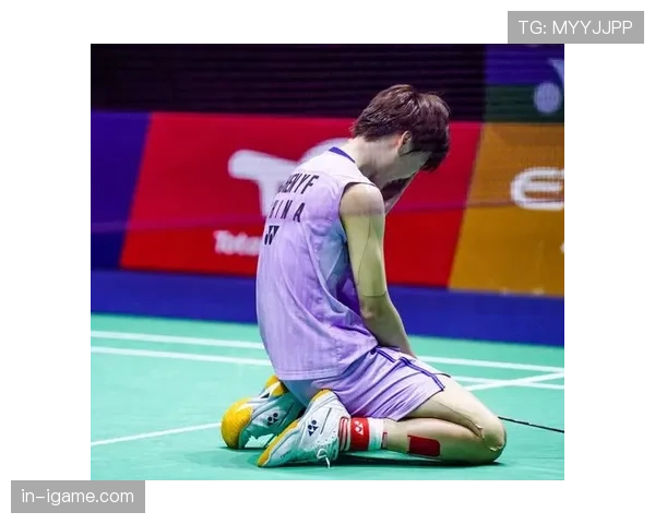 陈雨菲这顿饭吃得我沉默了……自律到连喝水都掐秒？